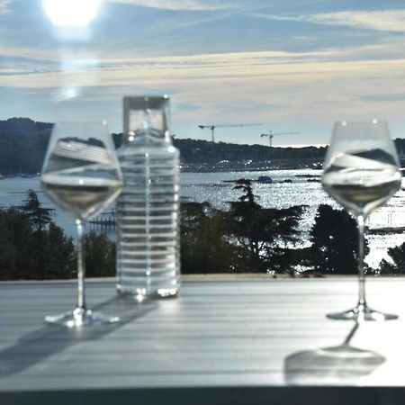 Studio Avec Vue Mer Et Terrasse La Seyne-sur-Mer Bagian luar foto