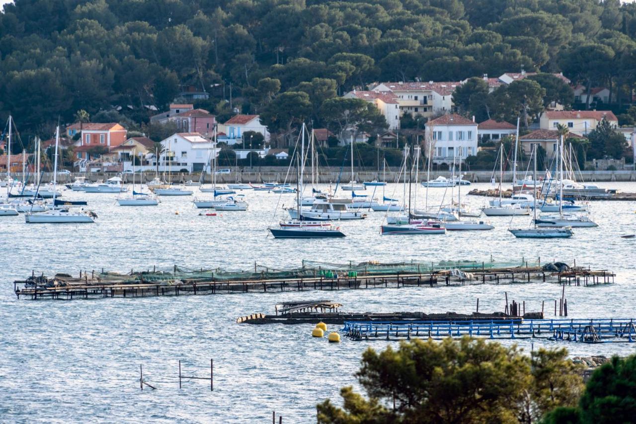 Studio Avec Vue Mer Et Terrasse La Seyne-sur-Mer Bagian luar foto